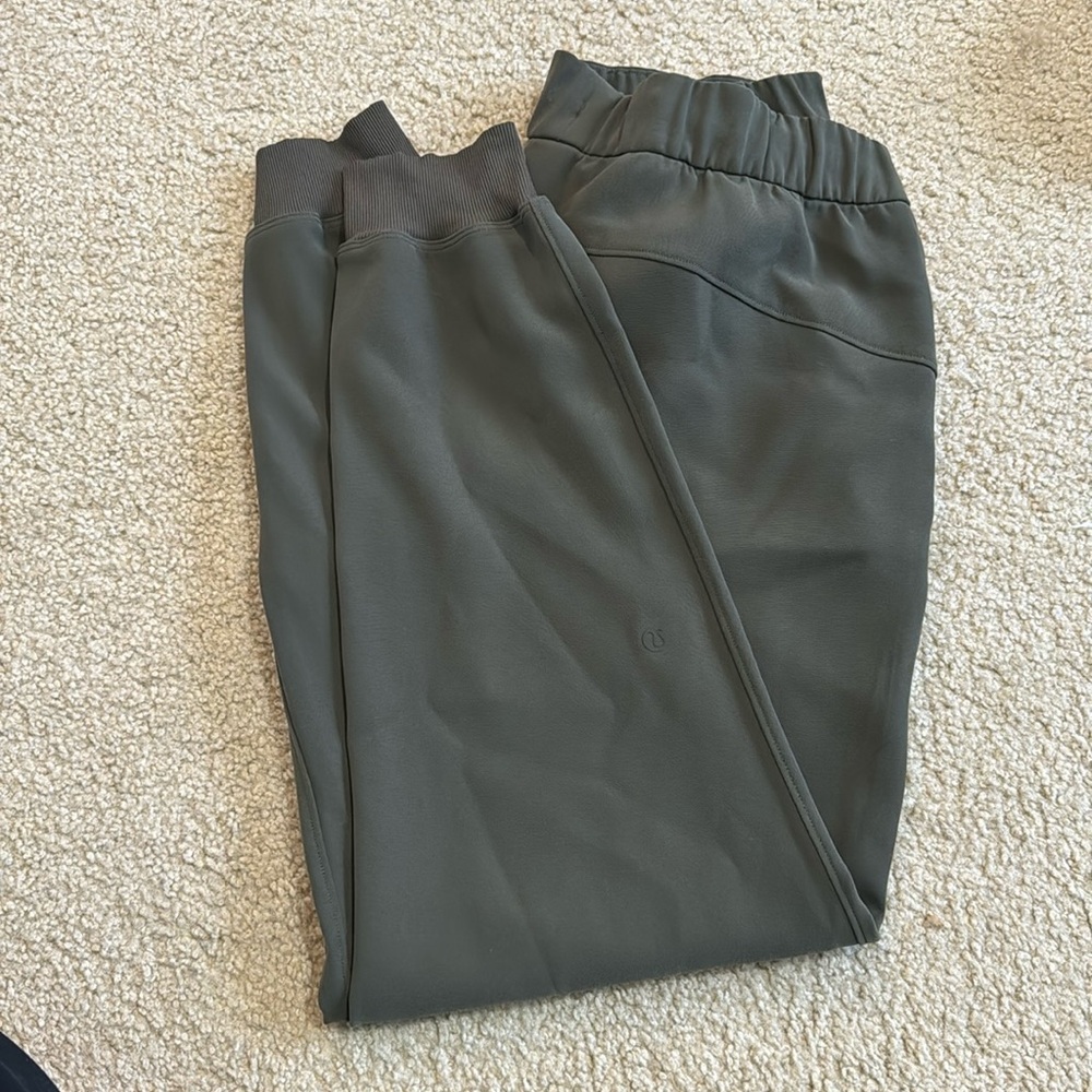 Lululemon On The Fly 27” Joggers